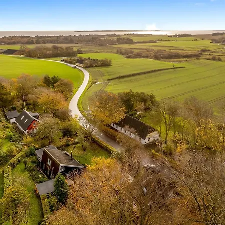 Charming In Quiet Surroundings On