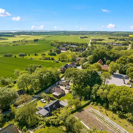 Charming In Quiet Surroundings On