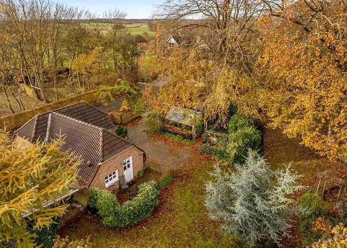 Semesterbostad Charming In Quiet Surroundings On *